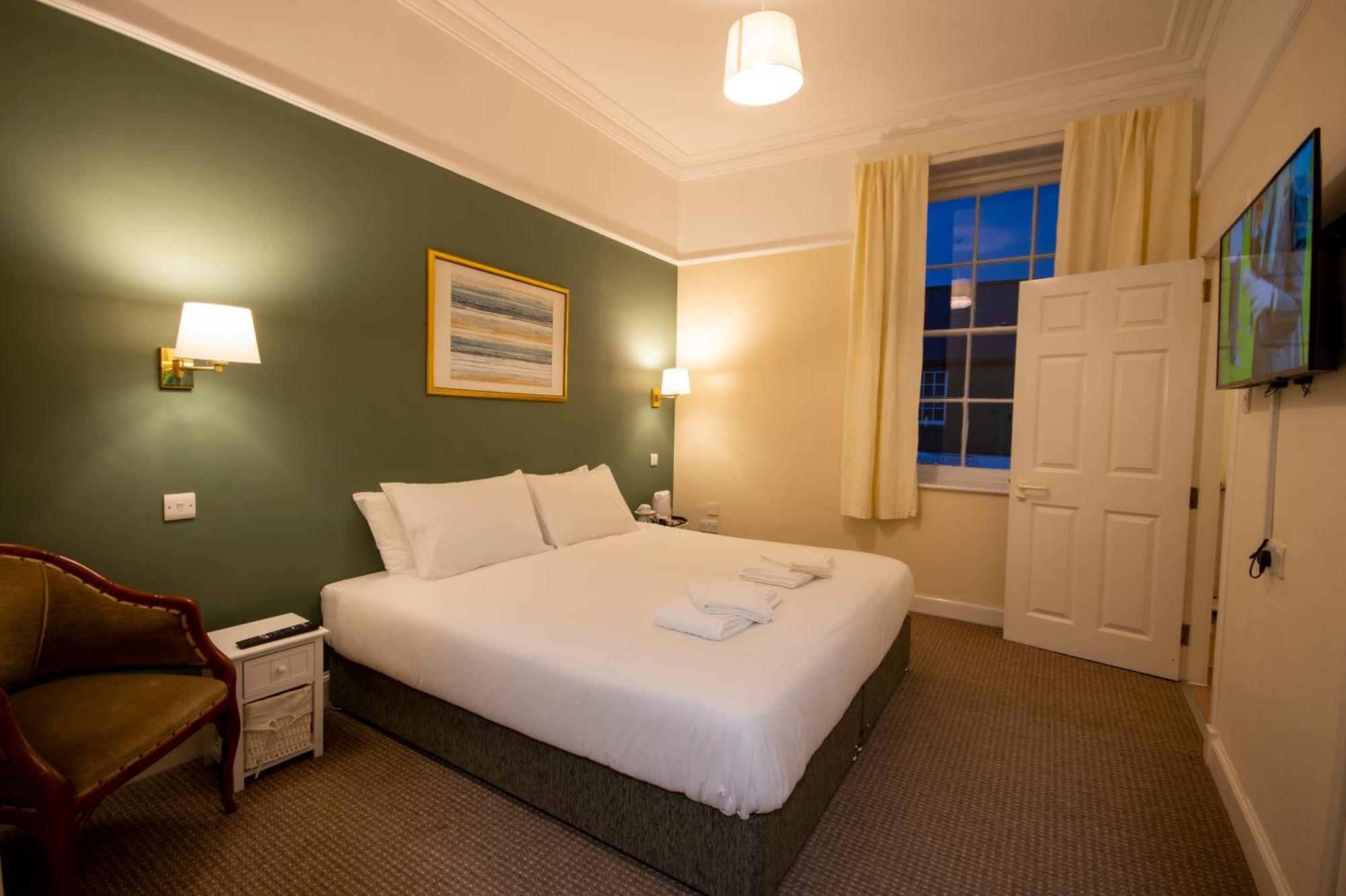 Douglas Arms Hotel Castle Douglas Room photo