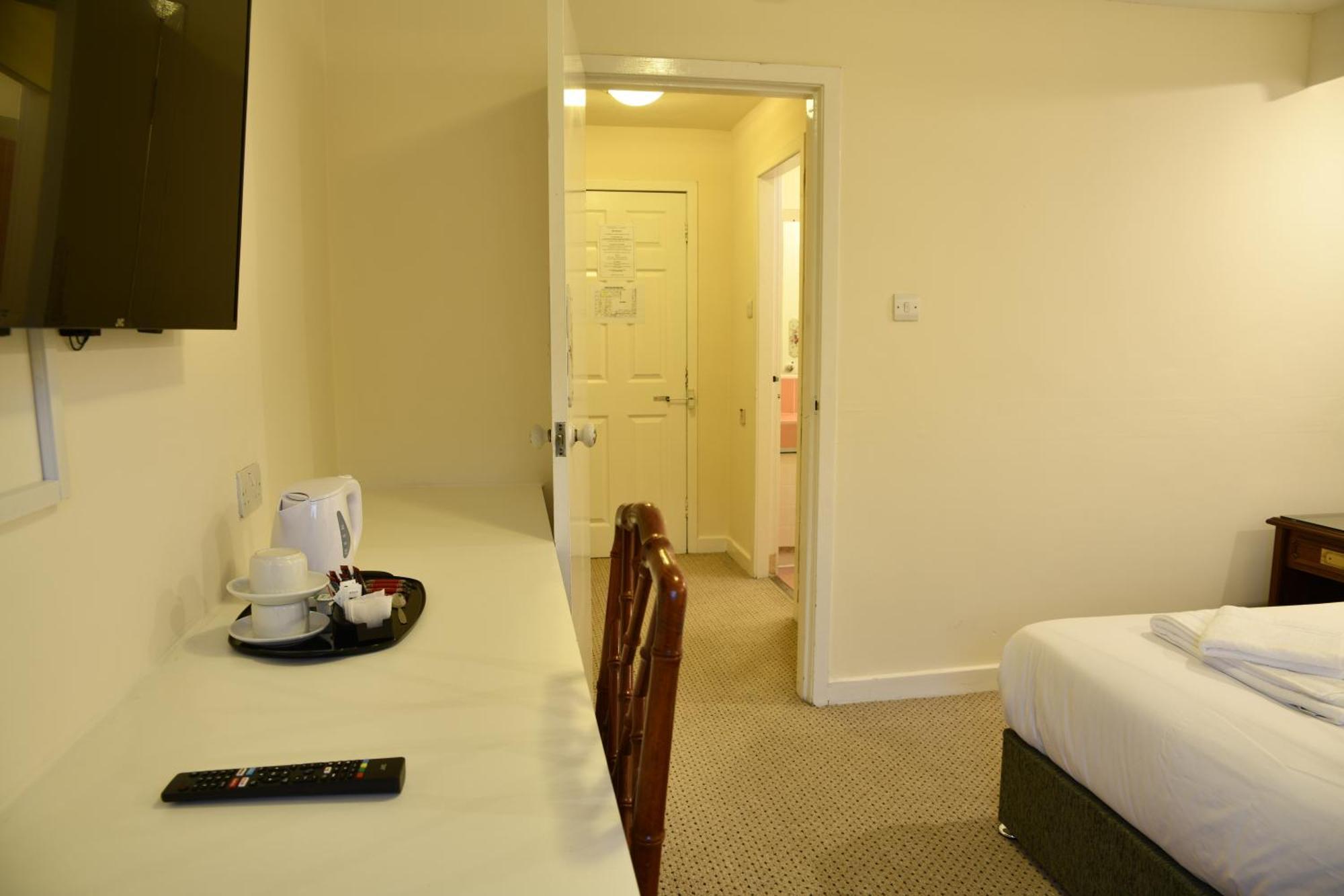 Douglas Arms Hotel Castle Douglas Room photo
