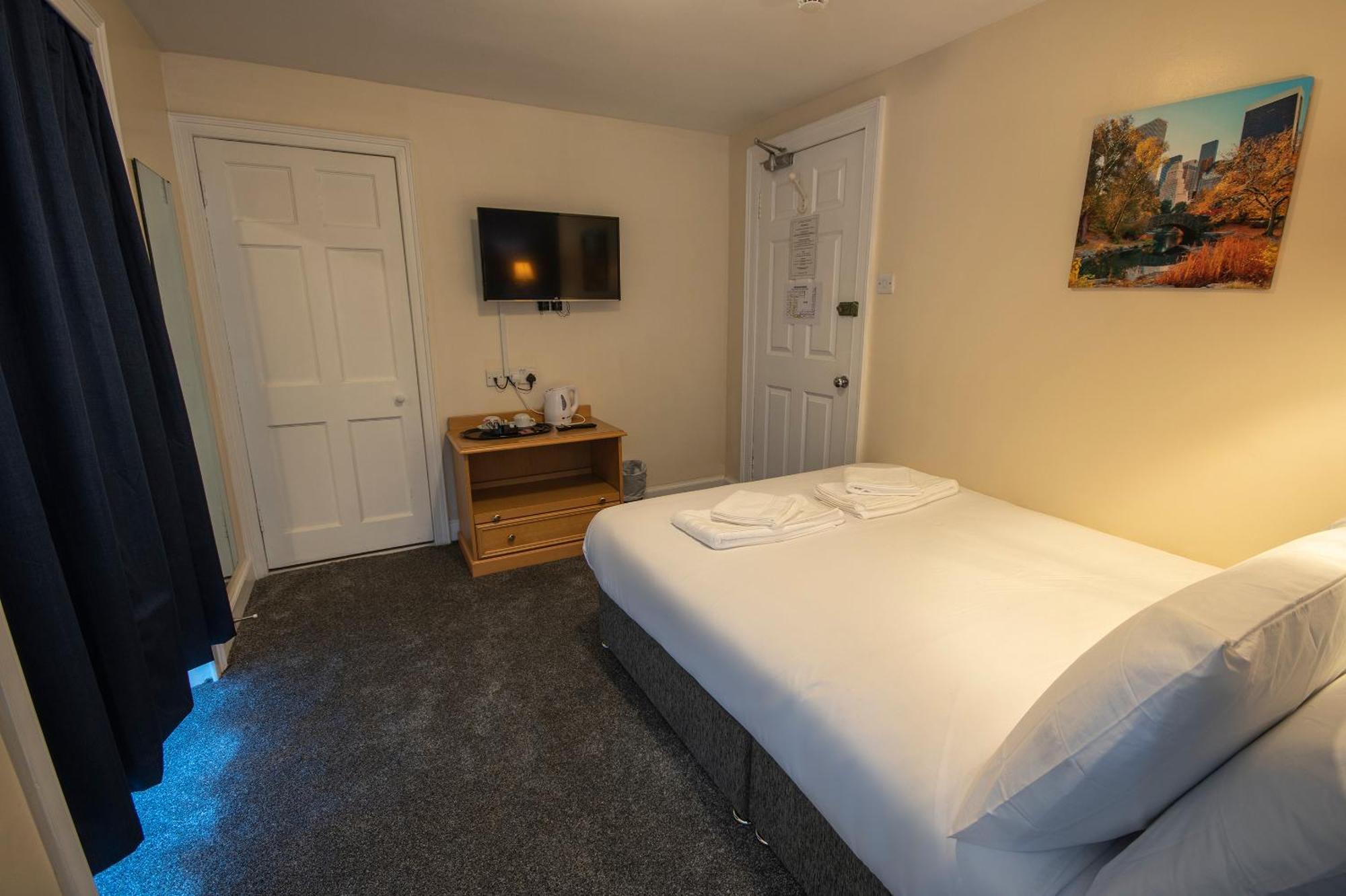 Douglas Arms Hotel Castle Douglas Room photo