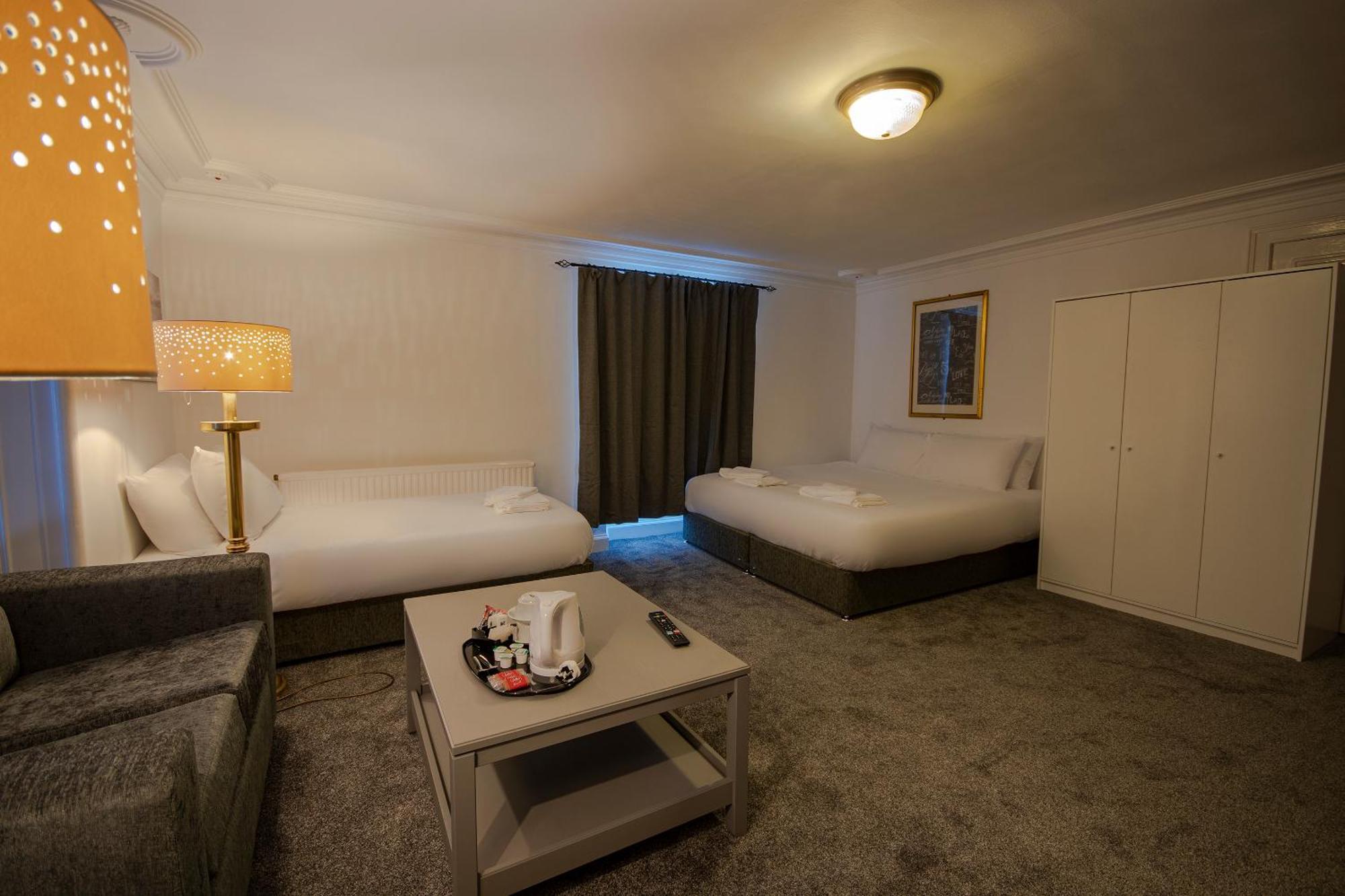 Douglas Arms Hotel Castle Douglas Room photo