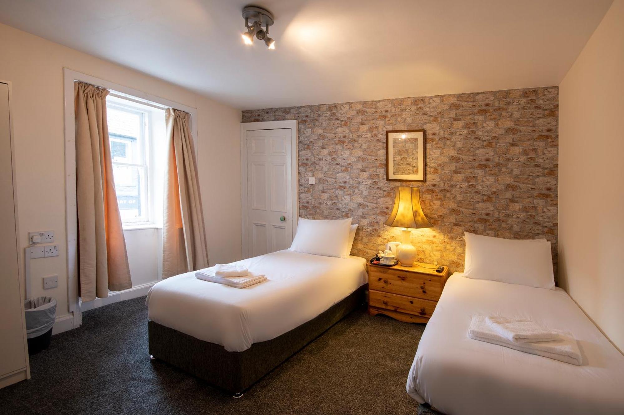 Douglas Arms Hotel Castle Douglas Room photo